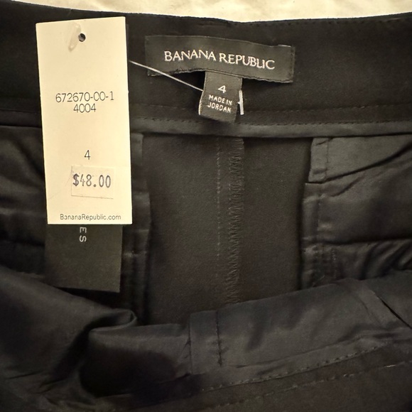 Banana Republic Women’s Black Shorts - Picture 3 of 4